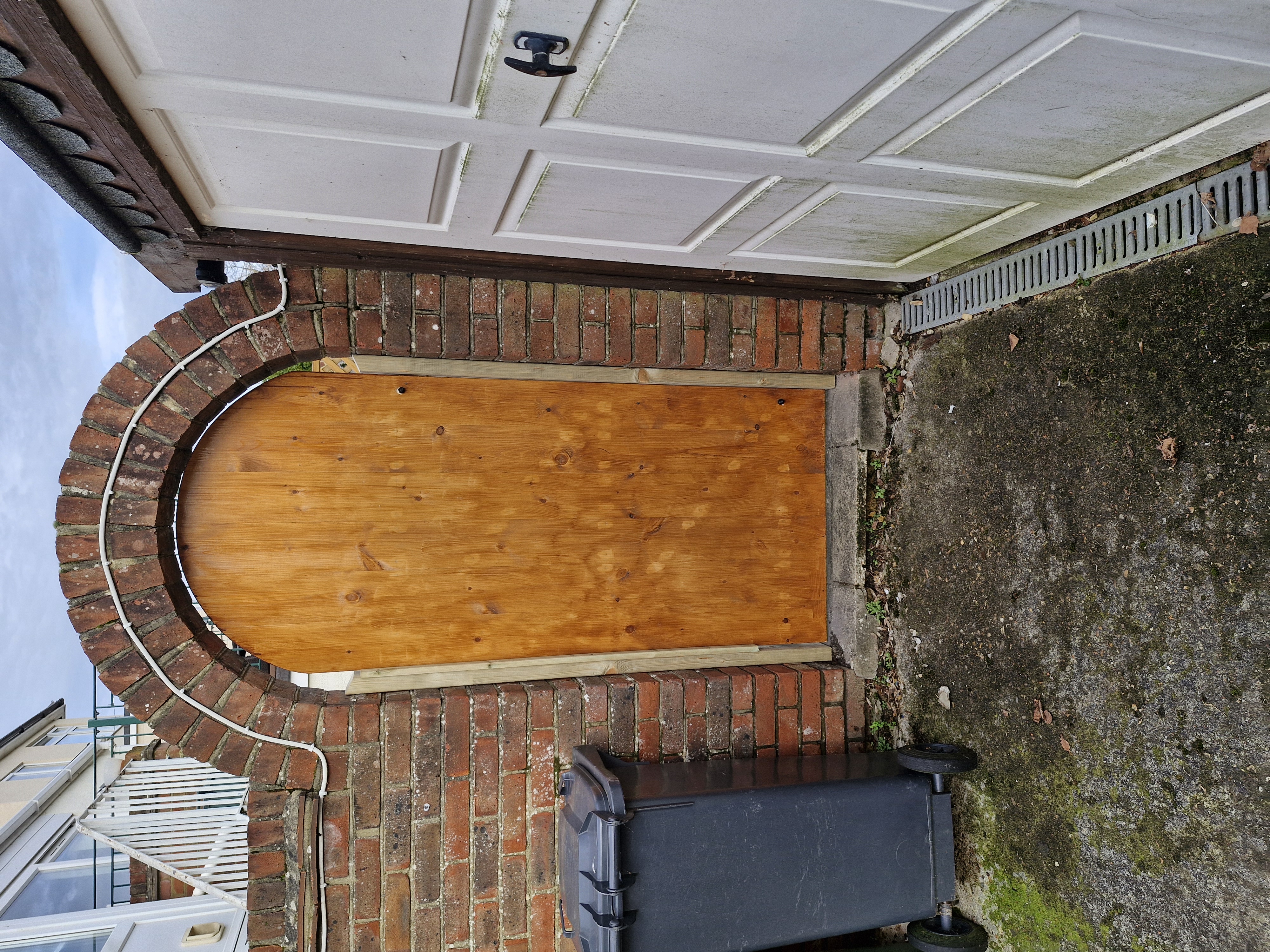 Arched Gate Front